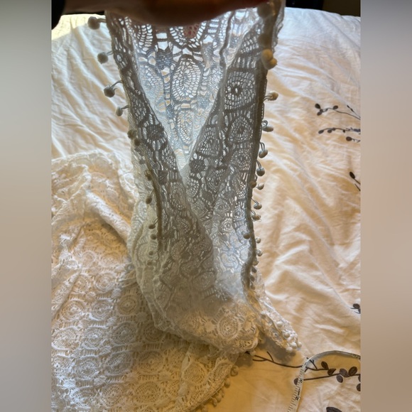 White embellished cover with scoop neck and flutter sleeves - Picture 10 of 10